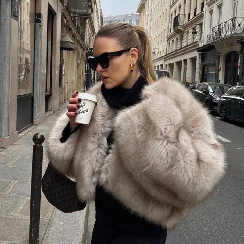 Iconic Street Fashion Week Luxury Brand Gardient Cropped Faux Fur Coat